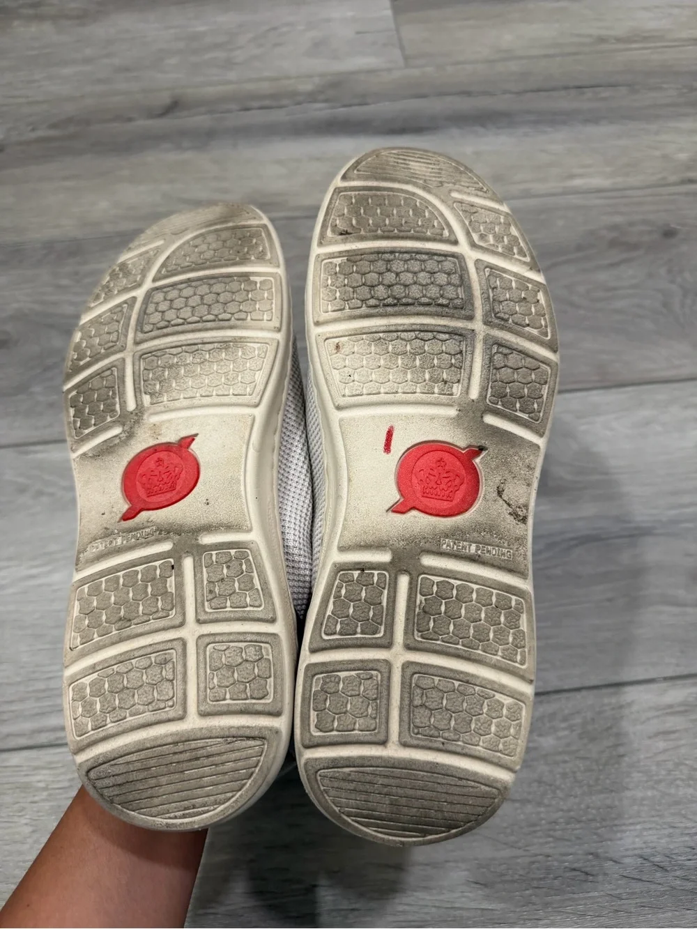 Born cushioned lightweight lace